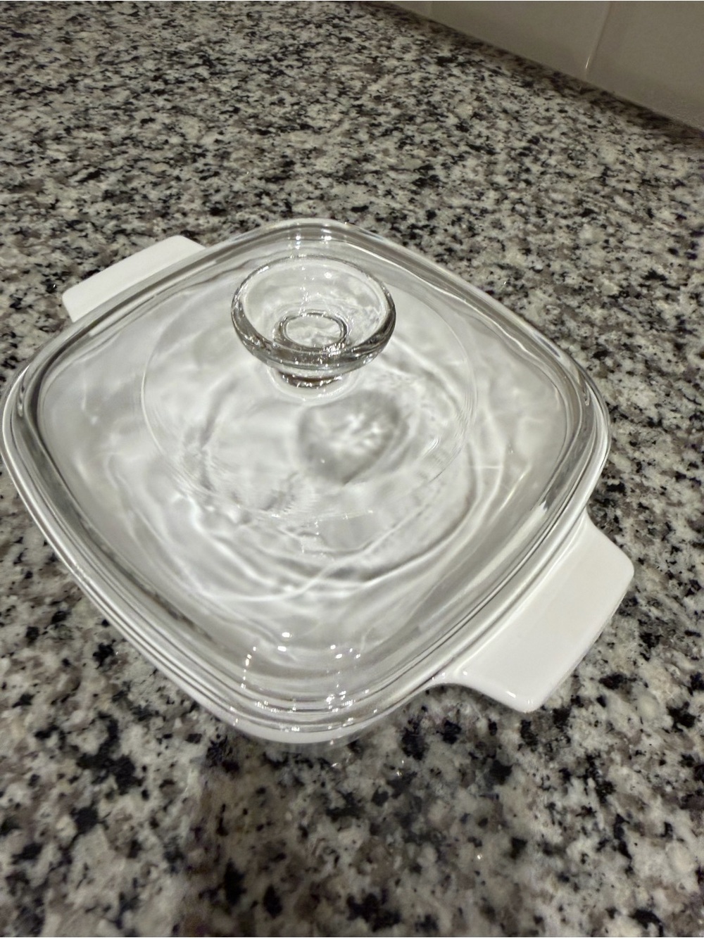 vintage Corning Ware 1-liter casserole dish in the Pastel Bouquet - Picture 3 of 8